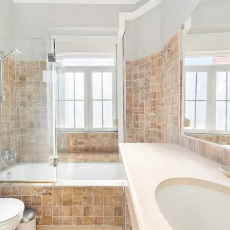 Whome Aq2 Prime Location Luxury For Family & Friends * Лісабон